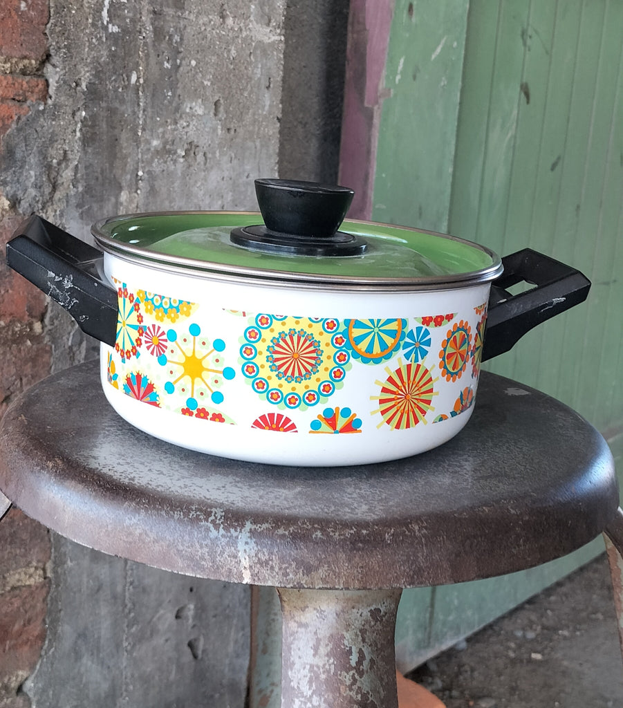 Funky Retro Saucepan