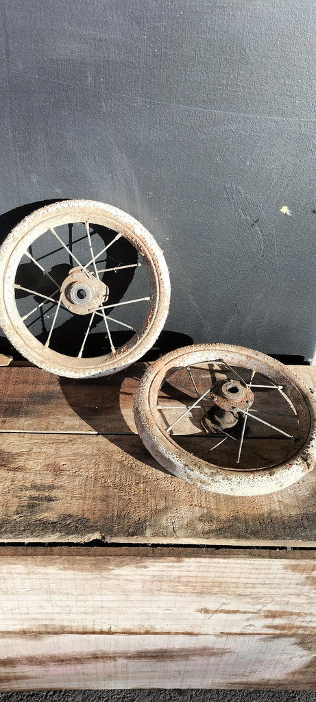 Pair of Small Wheels    SW2