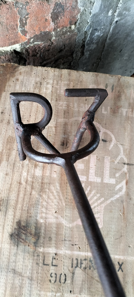 R7 Branding Iron.      BR6