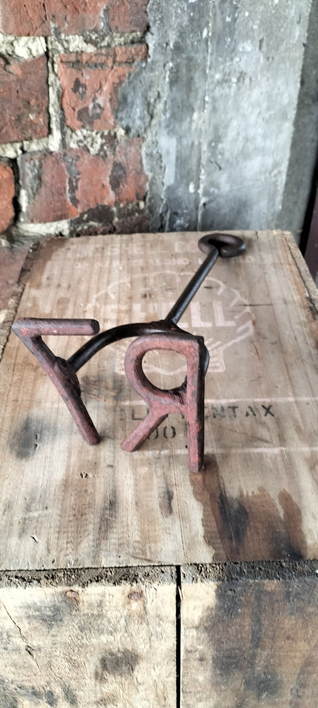 R7 Branding Iron.      BR6