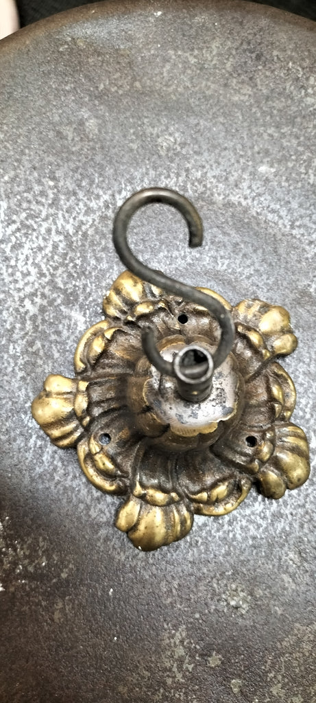 Decorative Antique Ceiling Rose. DR11