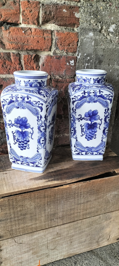 Blue and White Jars / Vases                    JV6