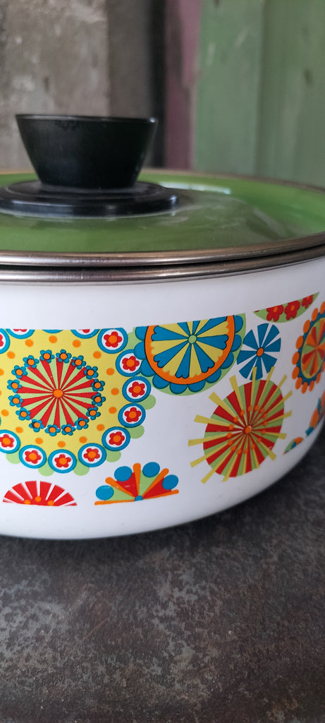 Funky Retro Saucepan