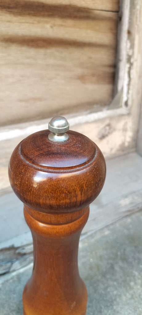 Retro Pepper Mill   Ref  Lang6